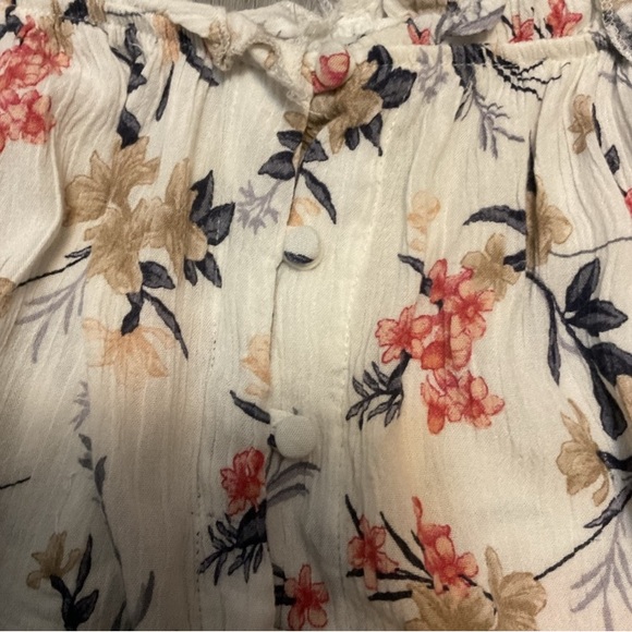 American Eagle Floral Off-Shoulder Top - Picture 3 of 5
